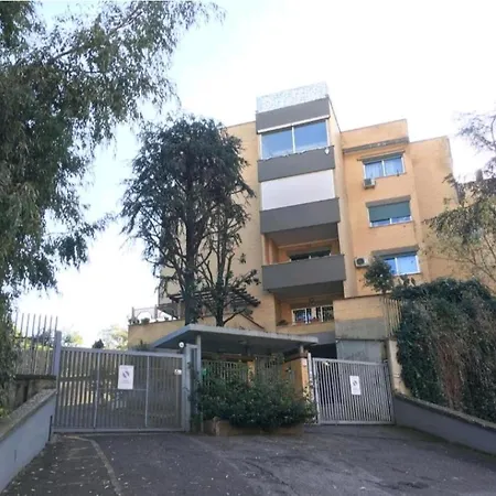 San Pietro Station * روما