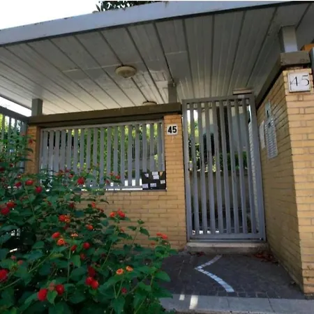 شقة San Pietro Station *