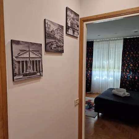 San Pietro Station شقة *